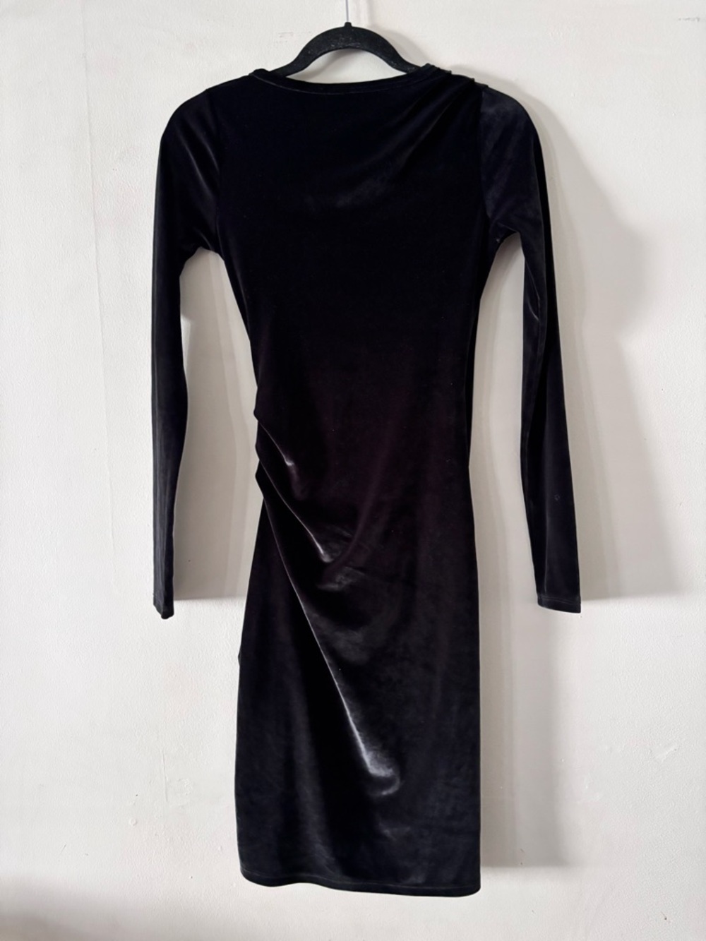 Wilfred Klum Black Long-Sleeve Velvet Wrap Dress - Picture 4 of 8